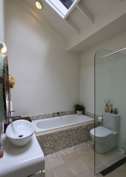 Photo of Bathroom in Avalon Beach