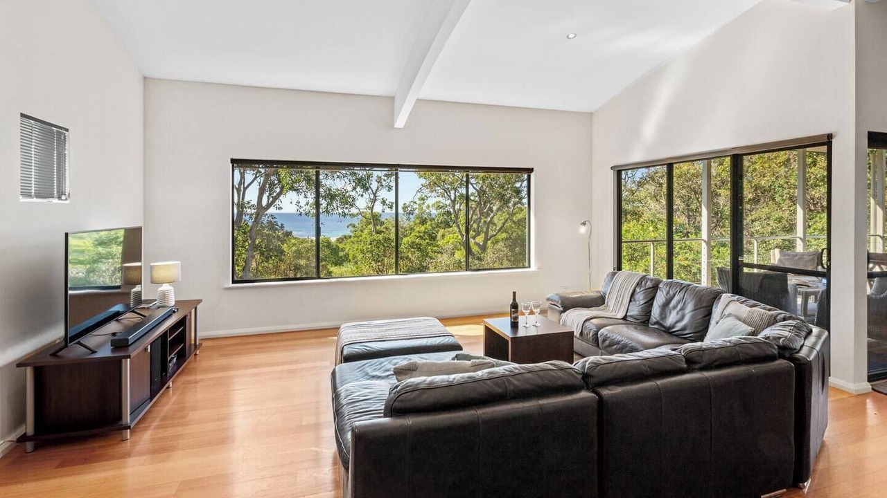 Photo of Livingroom in Eagle Bay