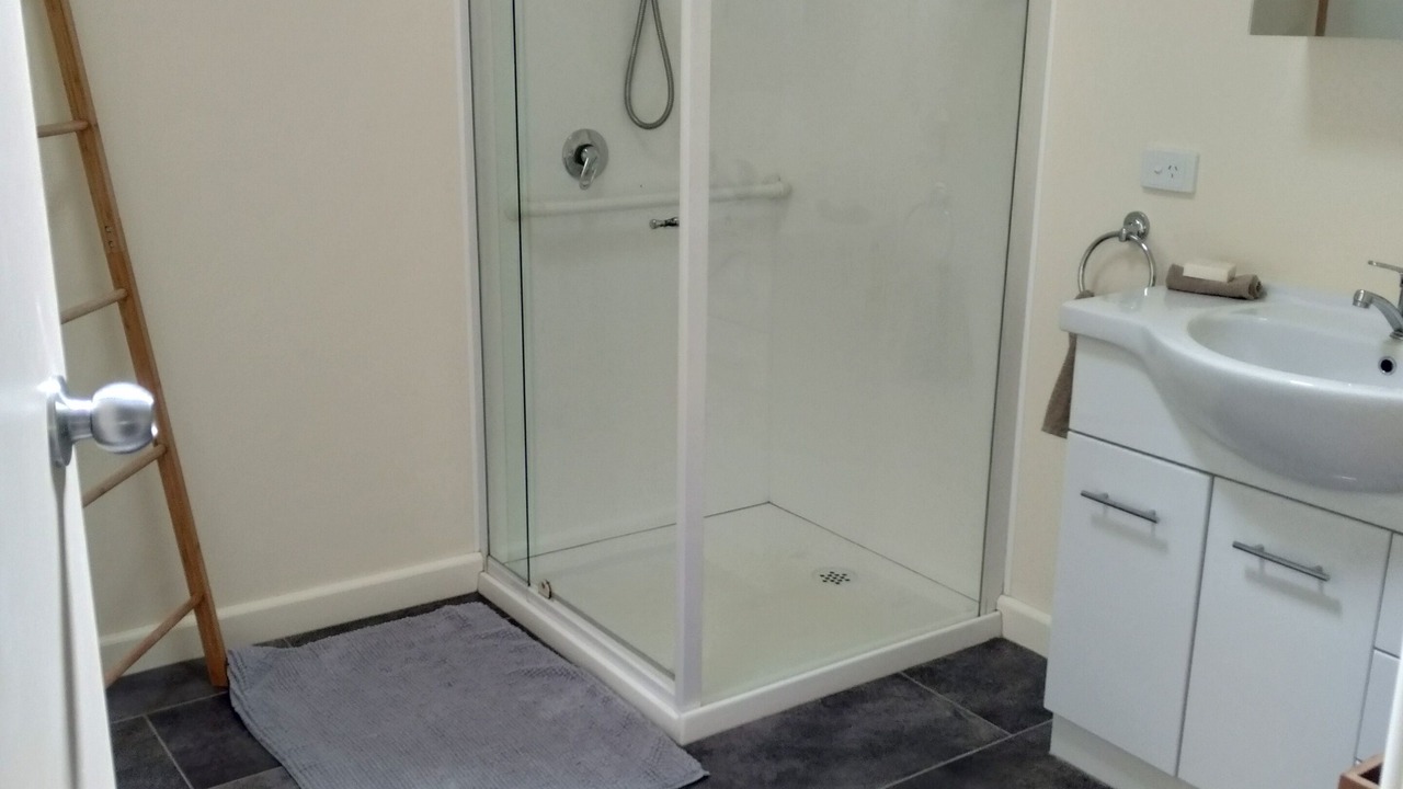 Photo of Bathroom in Raymond Island
