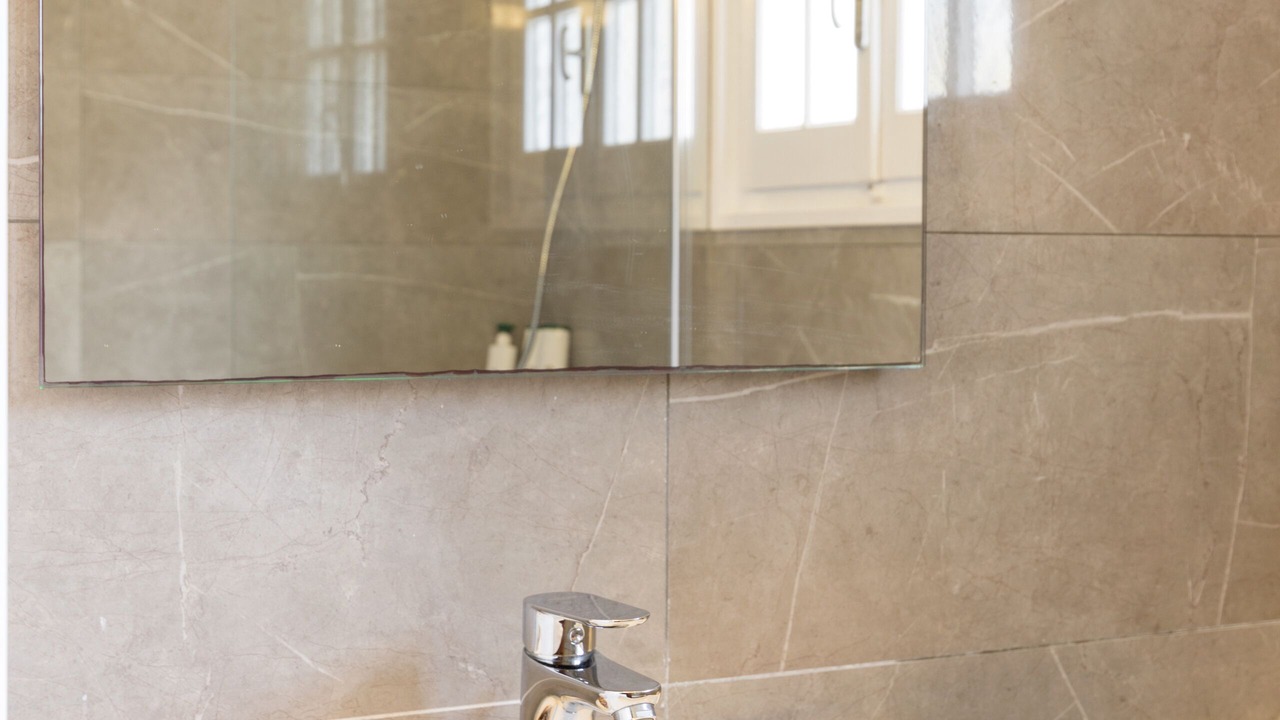 Photo of Bathroom in Petaleia