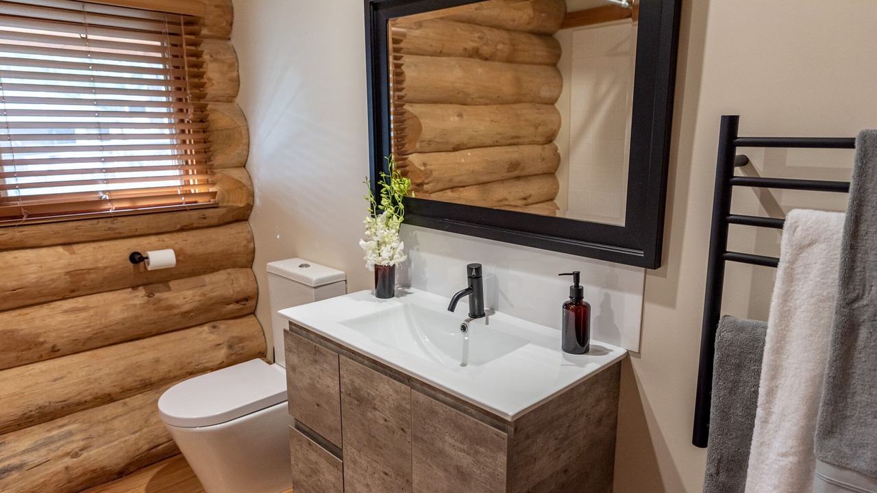 Photo of Bathroom in Sawmill Settlement