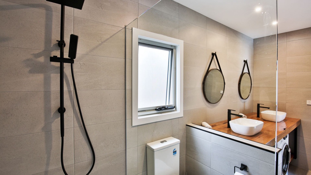 Photo of Bathroom in Basin View