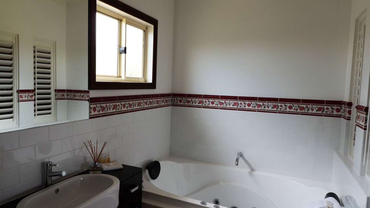 Photo of Bathroom in Newmerella