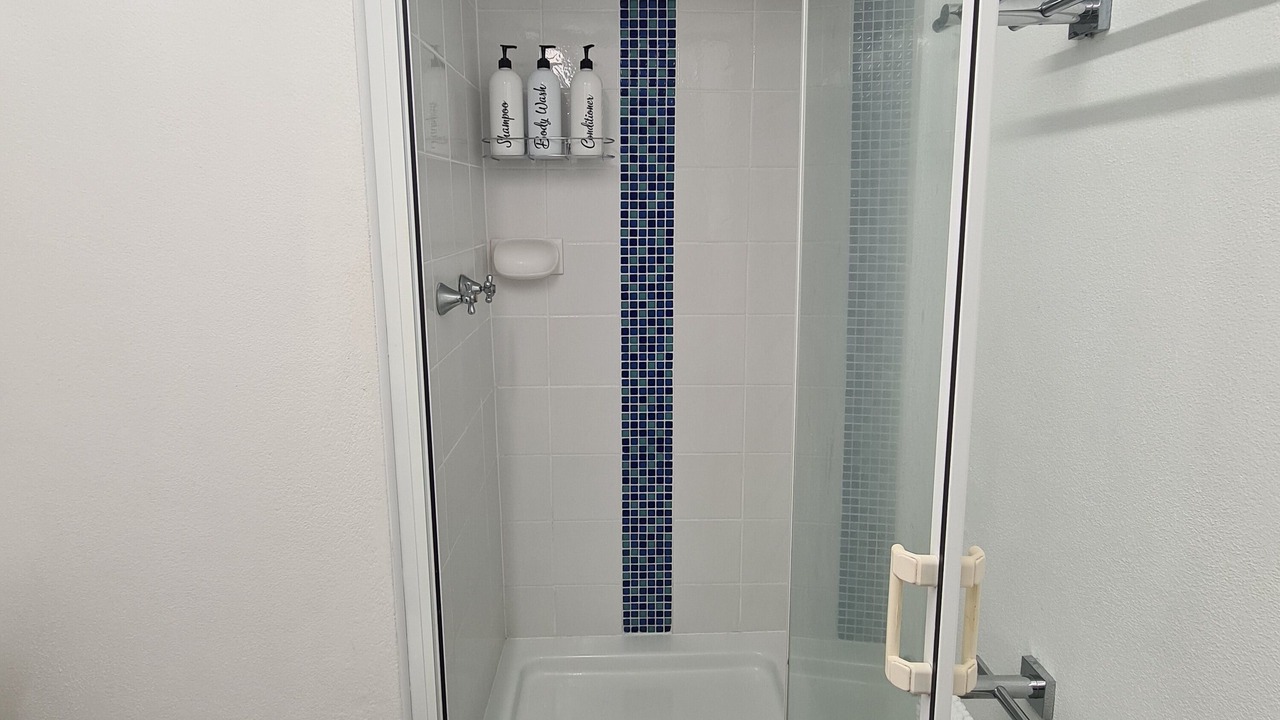 Photo of Bathroom in Dolphin Heads