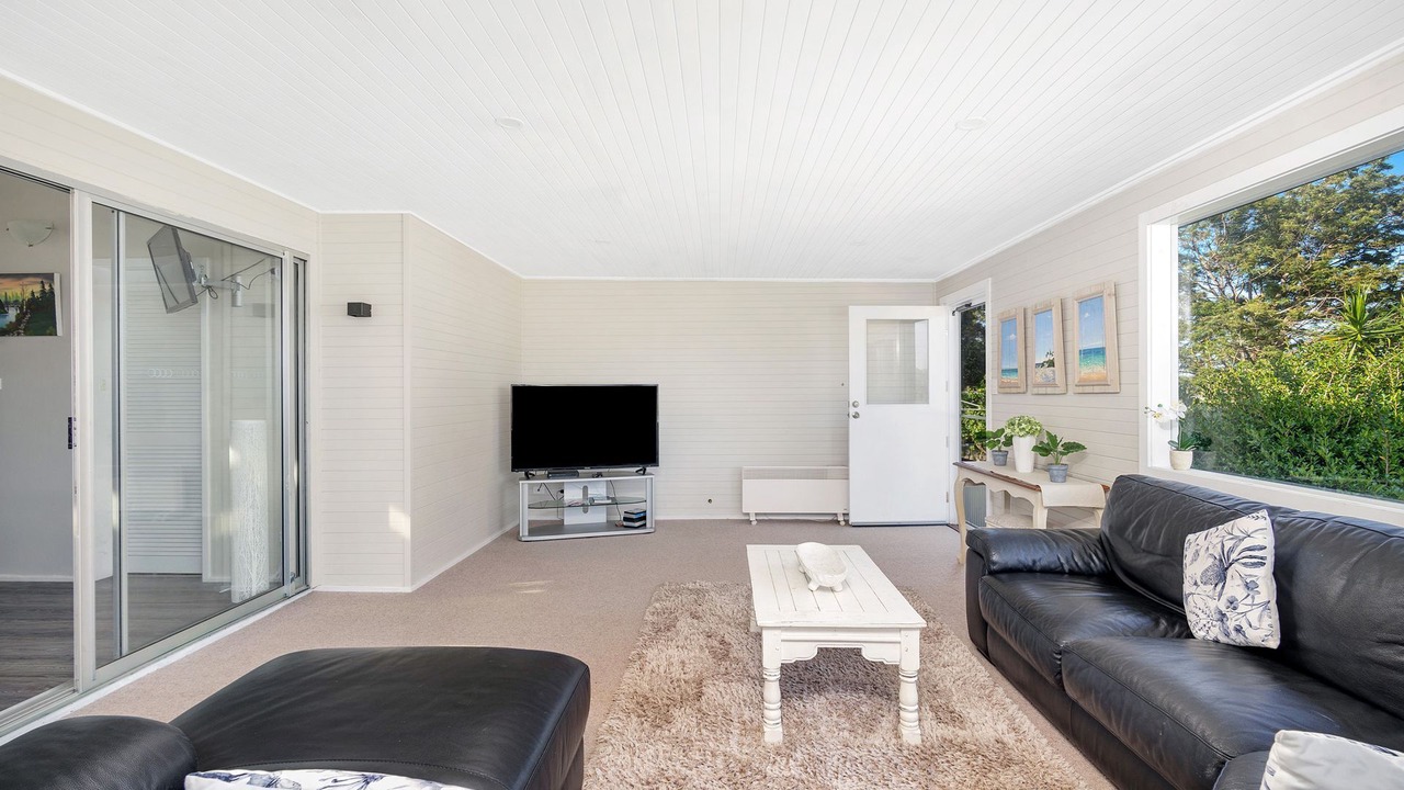 Photo of Livingroom in Erowal Bay