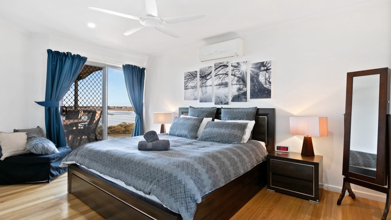 Photo of Bedroom in Seymour