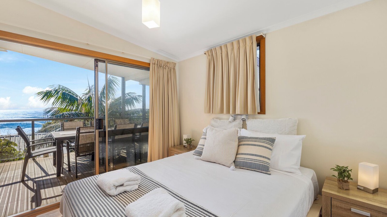 Photo of Bedroom in Valla Beach