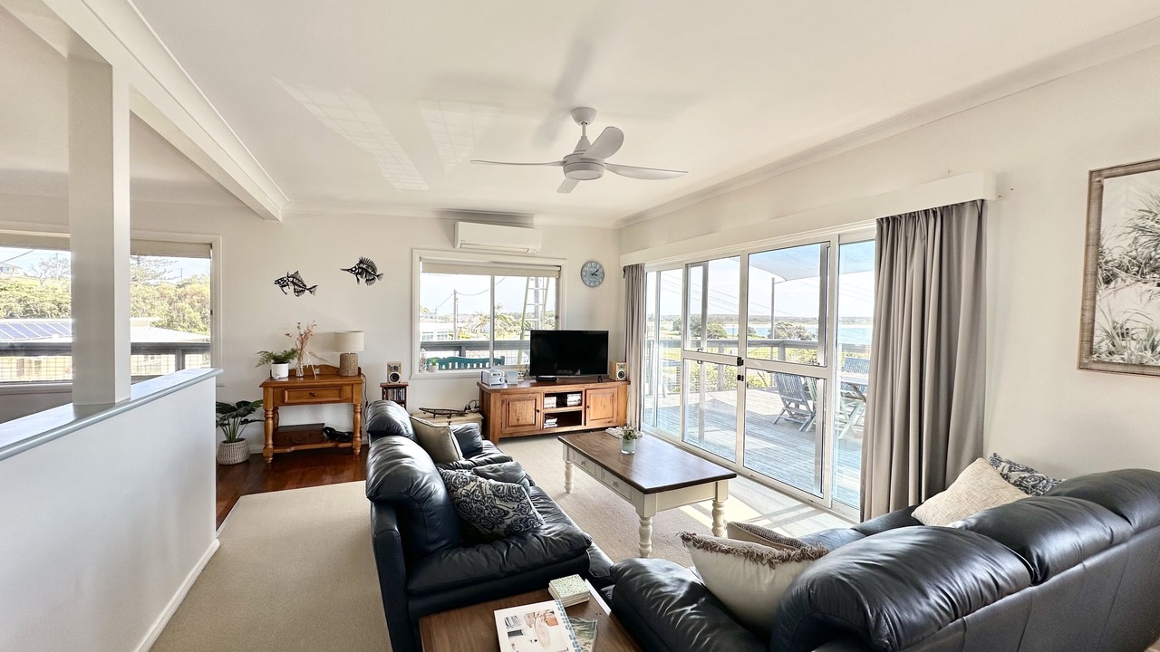 Photo of Livingroom in Crowdy Head