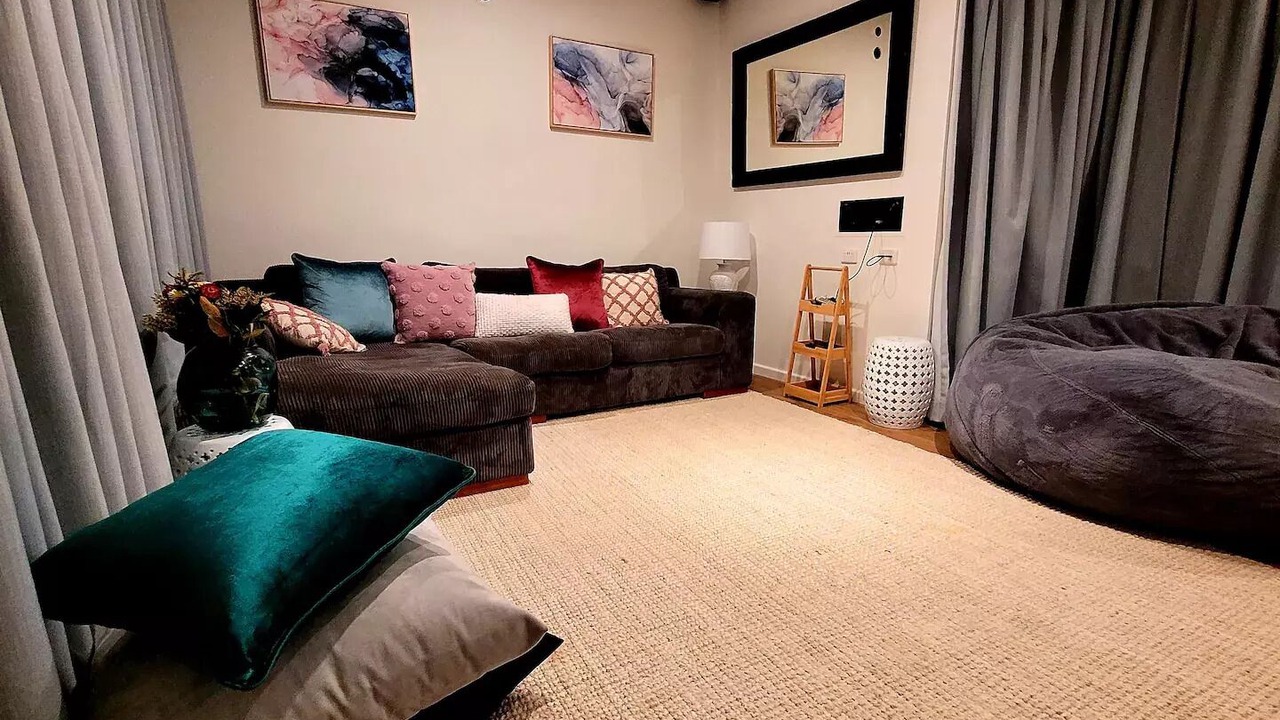 Photo of Livingroom in Saratoga