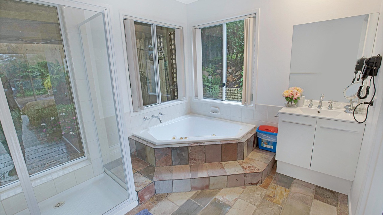 Photo of Bathroom in Lakes Entrance