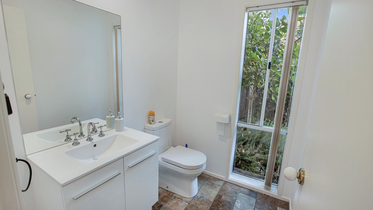 Photo of Bathroom in Lakes Entrance