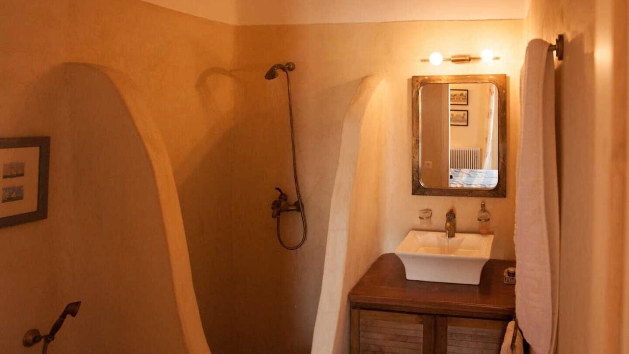 Photo of Bathroom in Ano Mera