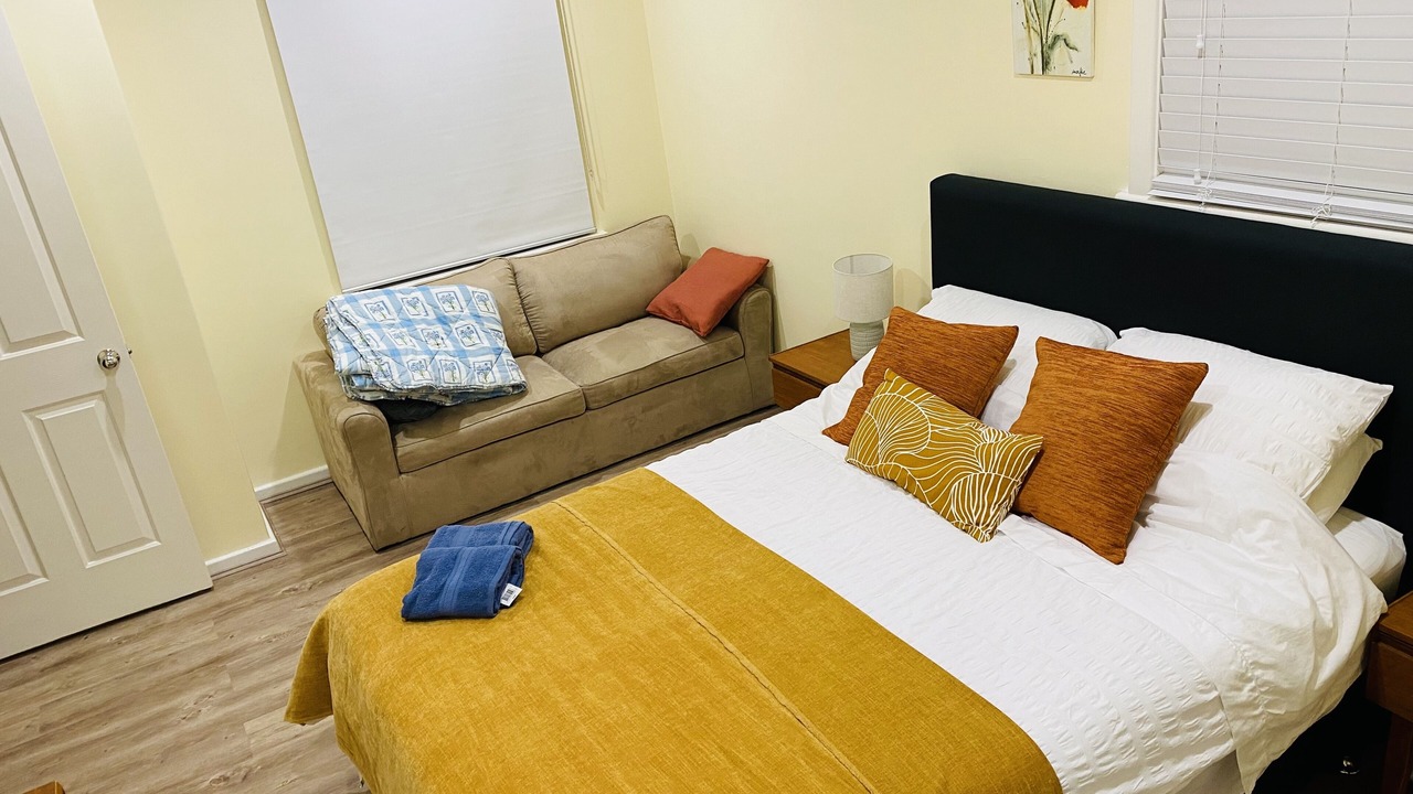 Photo of Bedroom in Novar Gardens