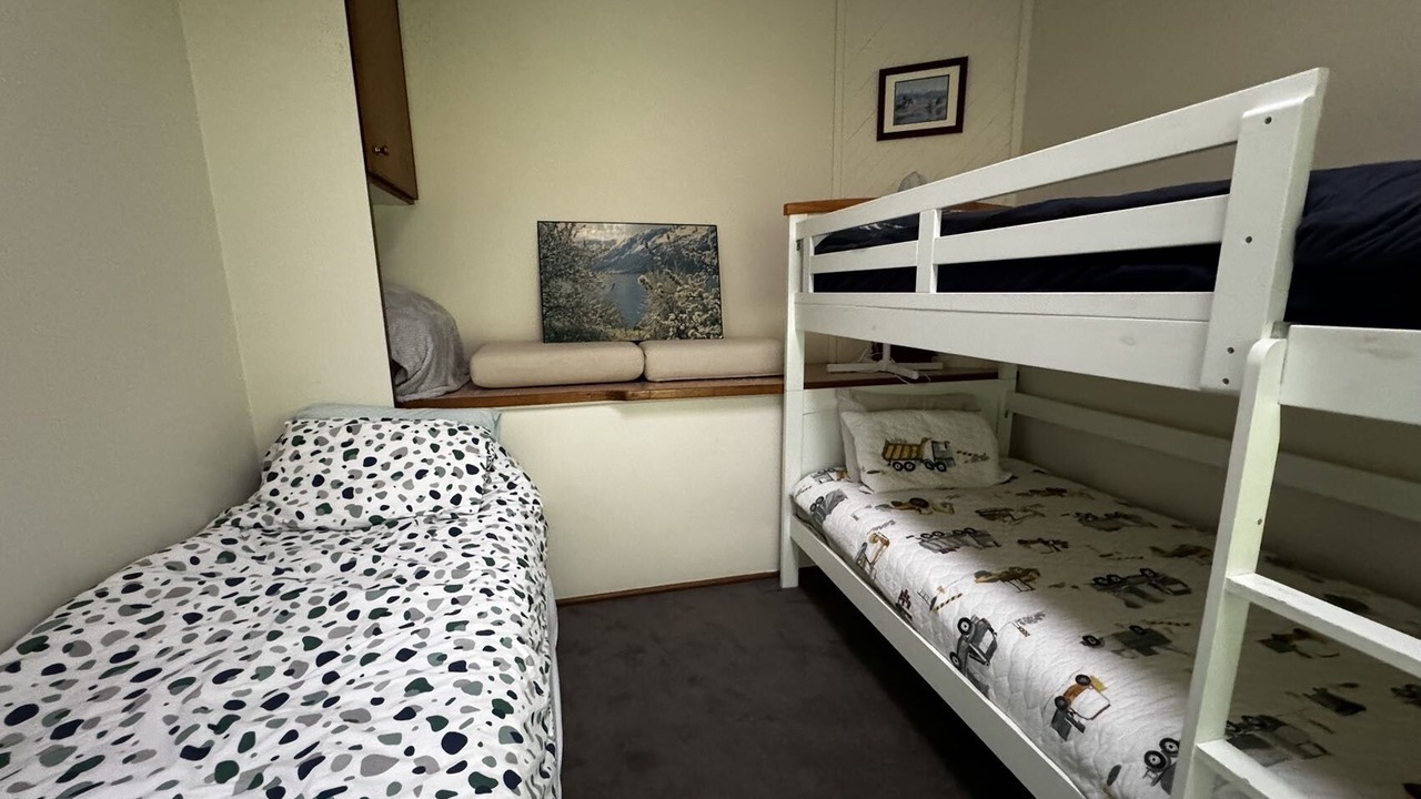 Photo of Bedroom in Bowen Mountain