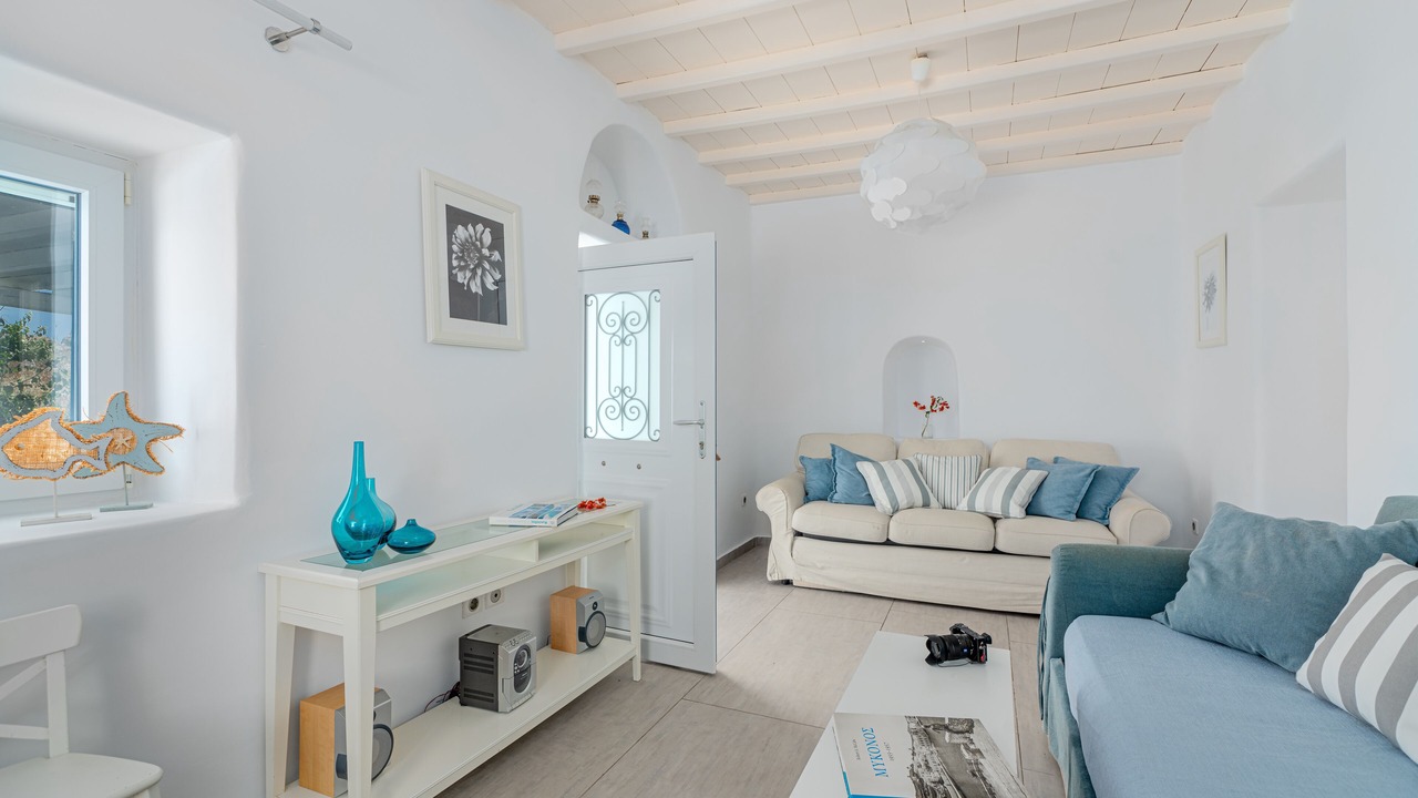 Photo of Livingroom in Ornos