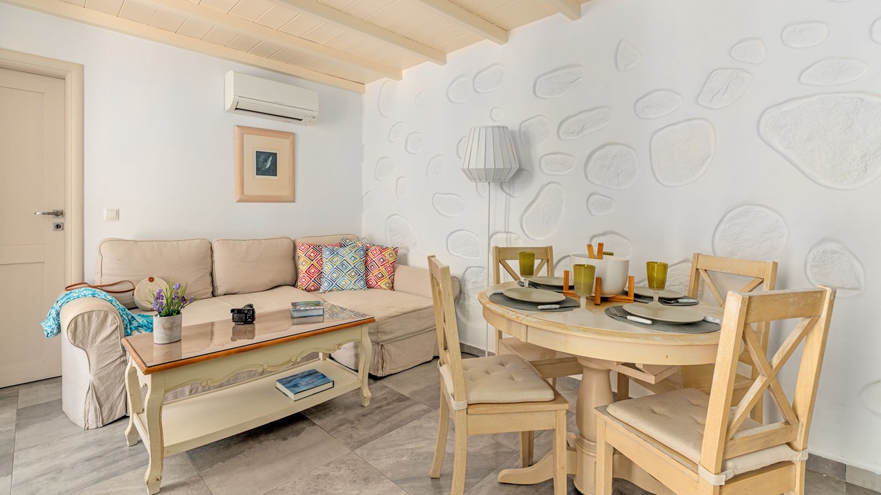 Photo of Livingroom in Ornos