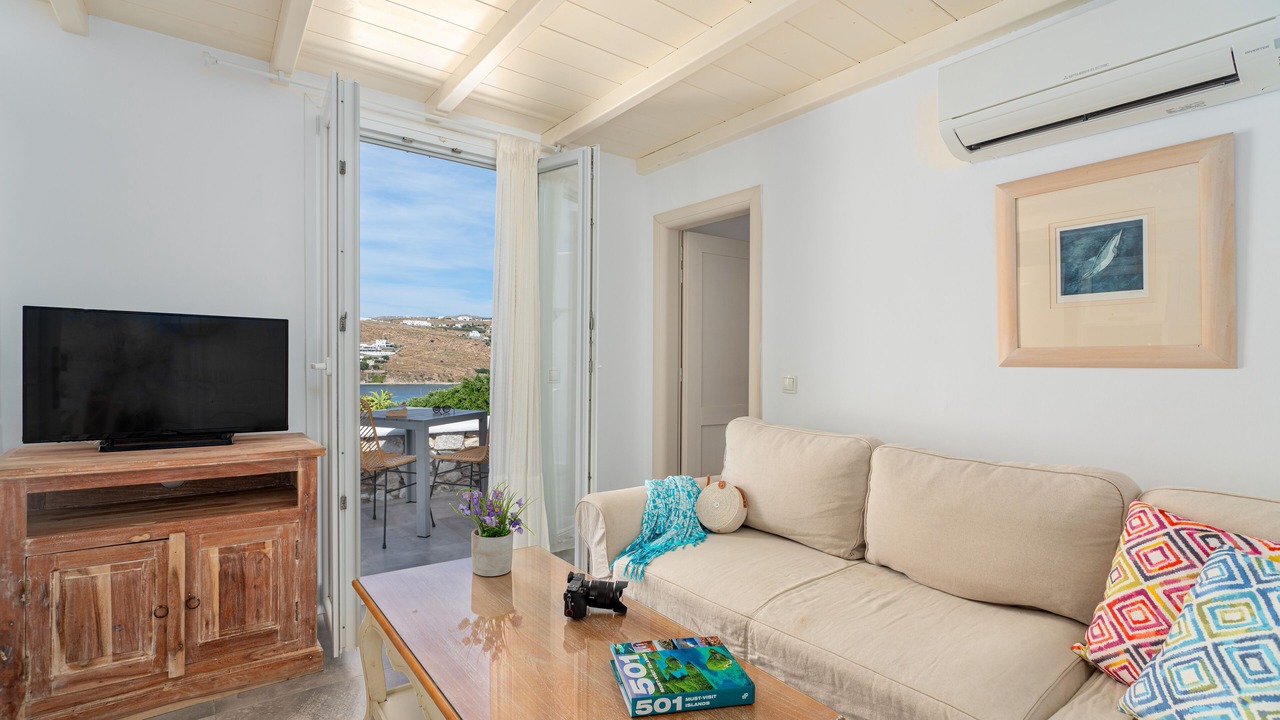 Photo of Livingroom in Ornos