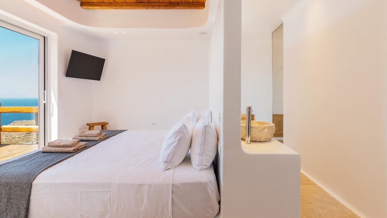 Photo of Bedroom in Faros Armenistis