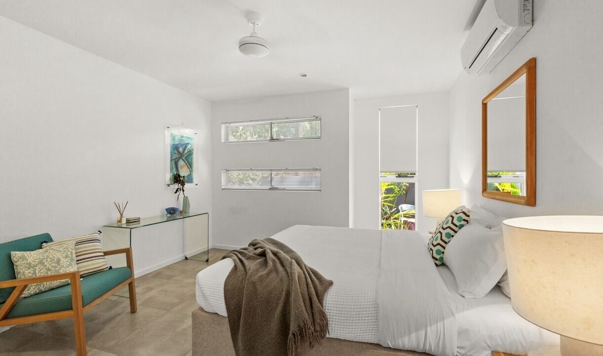 Photo of Bedroom in Oak Beach