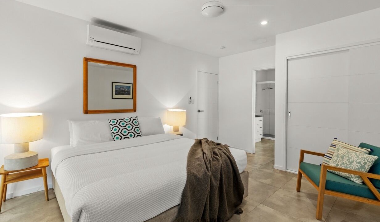 Photo of Bedroom in Oak Beach