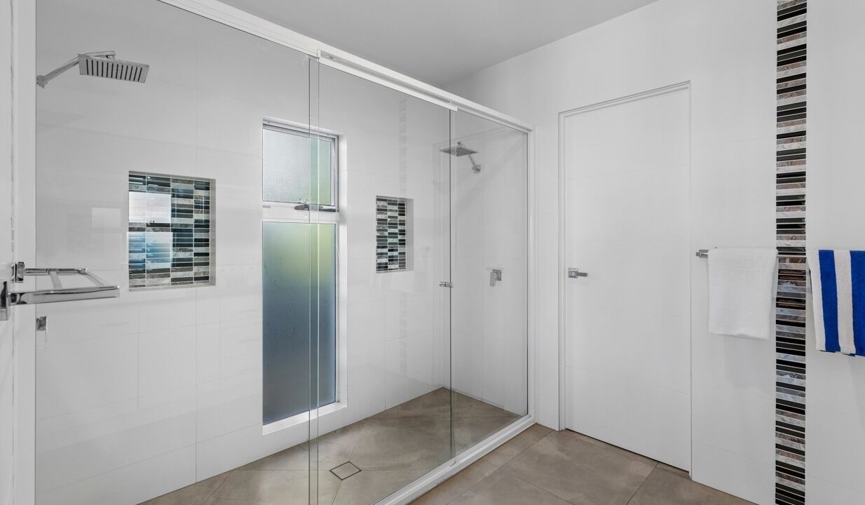 Photo of Bathroom in Oak Beach