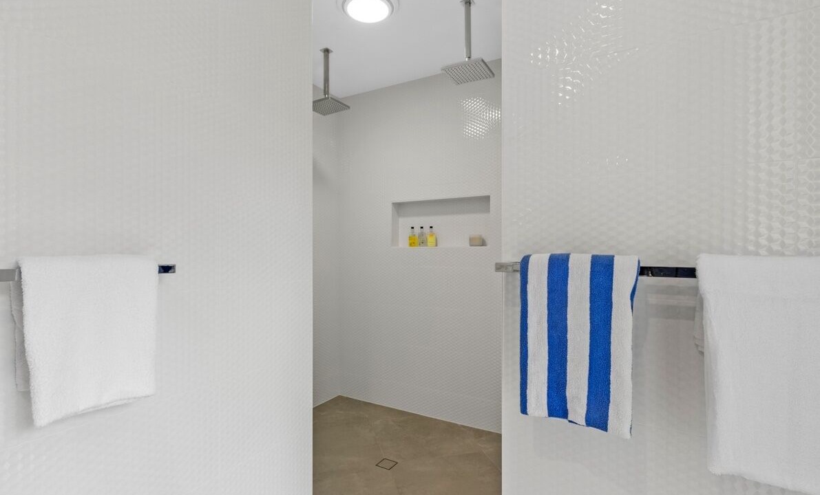 Photo of Bathroom in Oak Beach