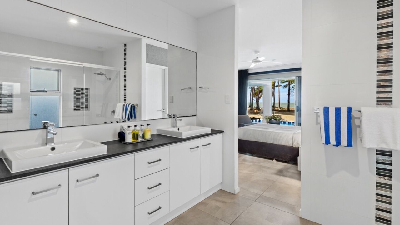 Photo of Bathroom in Oak Beach