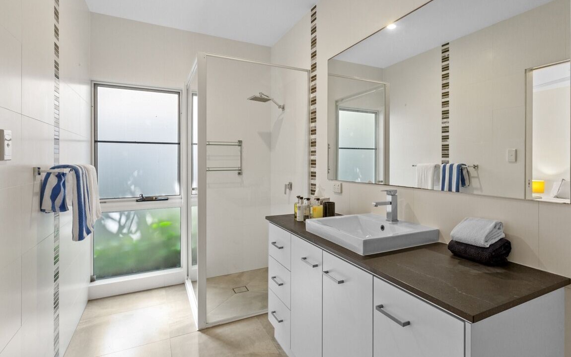Photo of Bathroom in Oak Beach