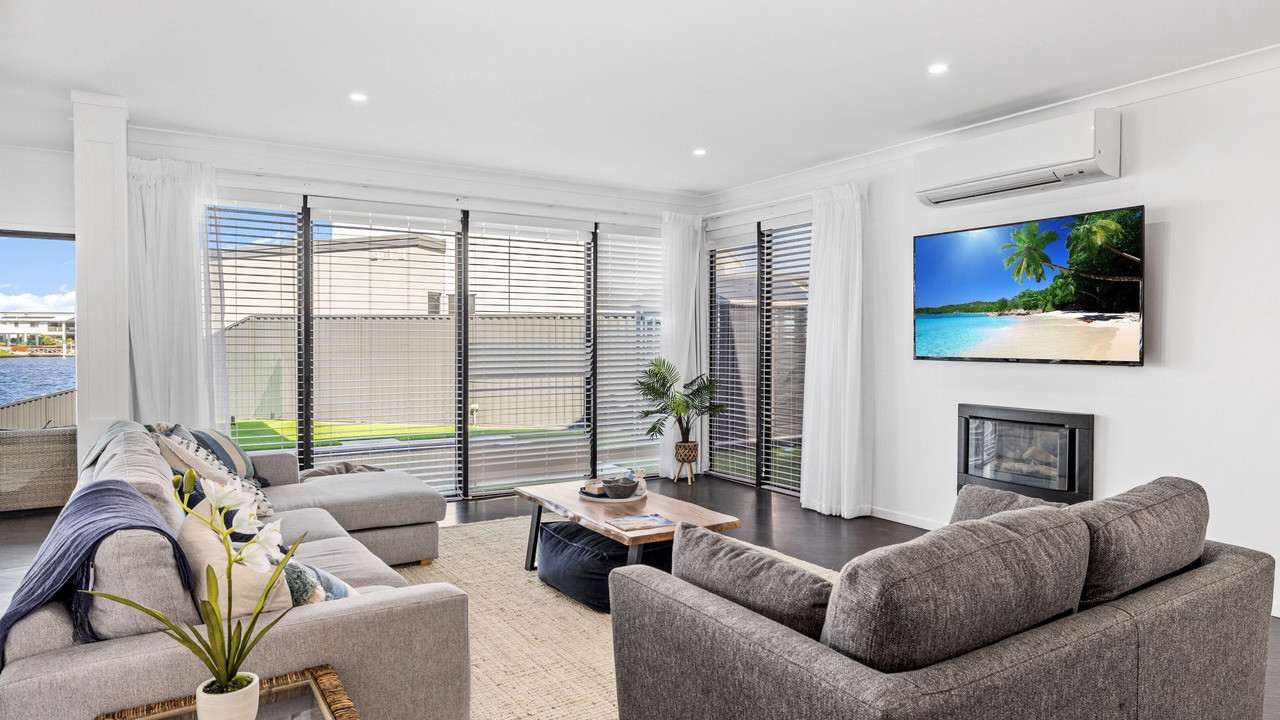 Photo of Livingroom in Banksia Beach