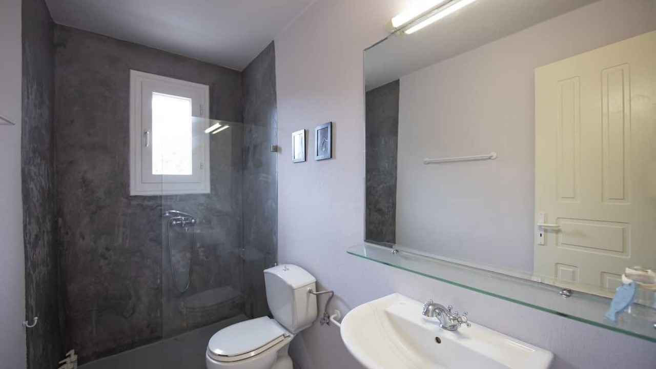 Photo of Bathroom in Kanalia