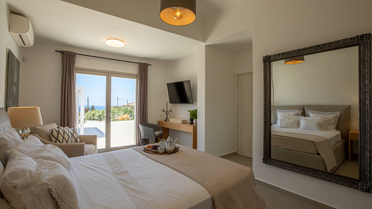 Photo of Bedroom in Platis Gialos