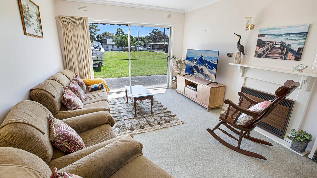 Photo of Livingroom in Paynesville