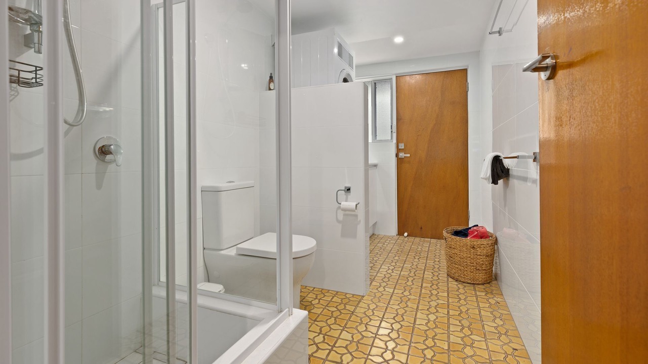 Photo of Bathroom in Basin View