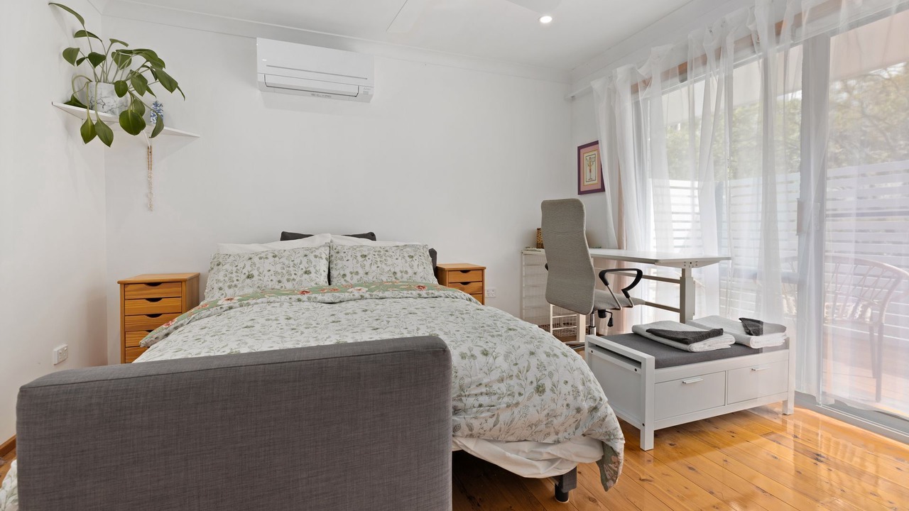 Photo of Bedroom in Basin View