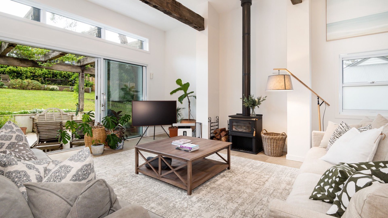 Photo of Livingroom in Red Hill
