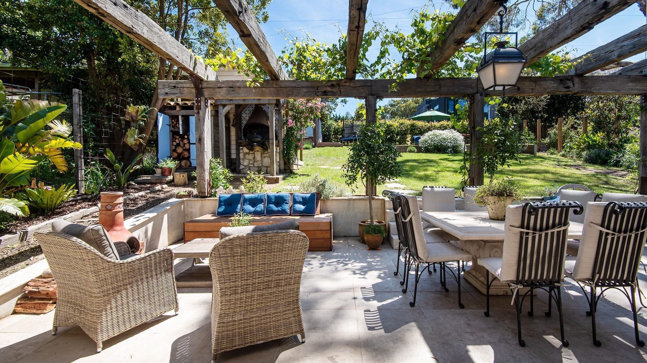 Photo of Outdoor in Red Hill
