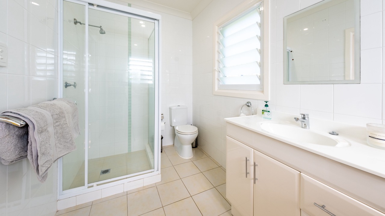 Photo of Bathroom in Black Head