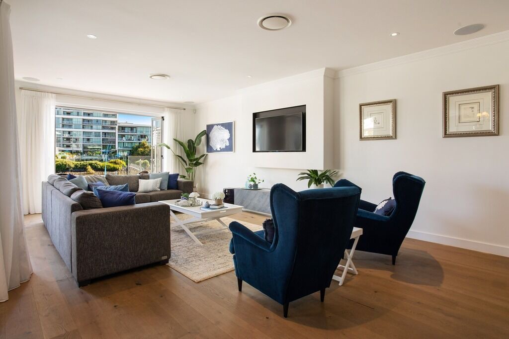 Photo of Livingroom in Broadbeach Waters