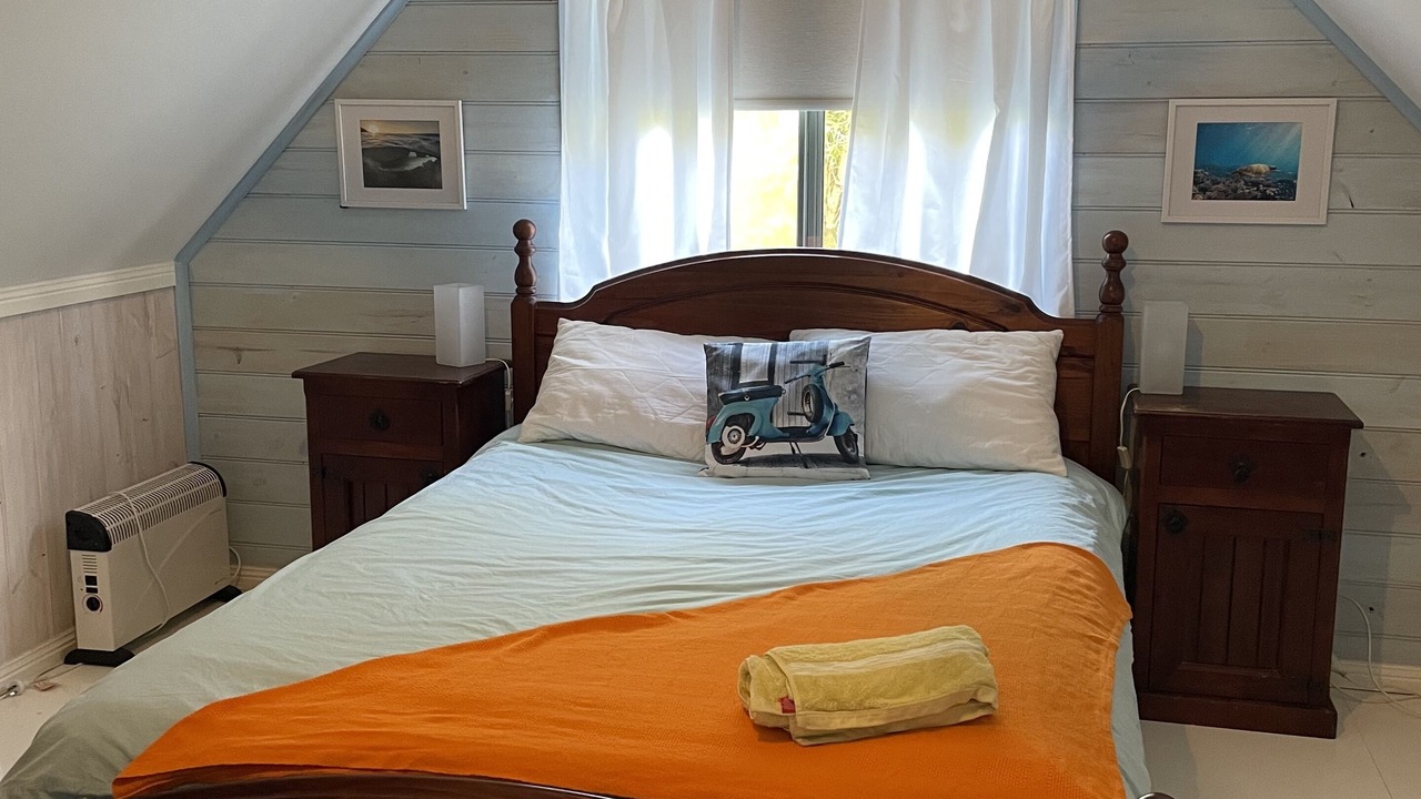 Photo of Bedroom in Golden Beach