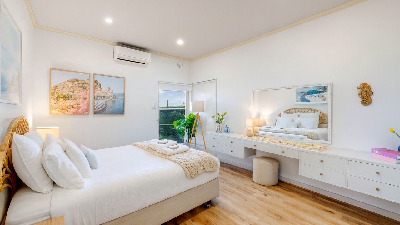 Photo of Bedroom in Glenelg North