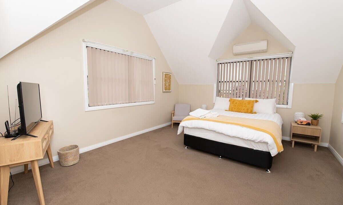 Photo of Bedroom in Bletchington