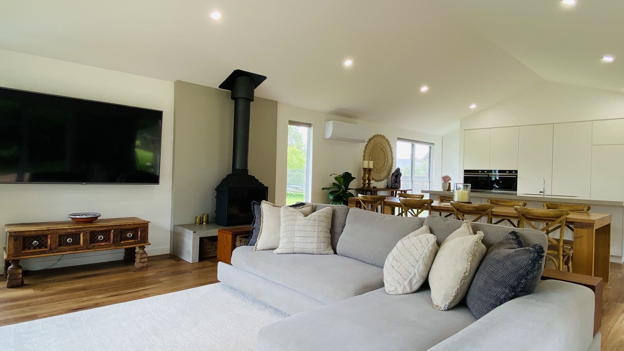 Photo of Livingroom in Rhyll
