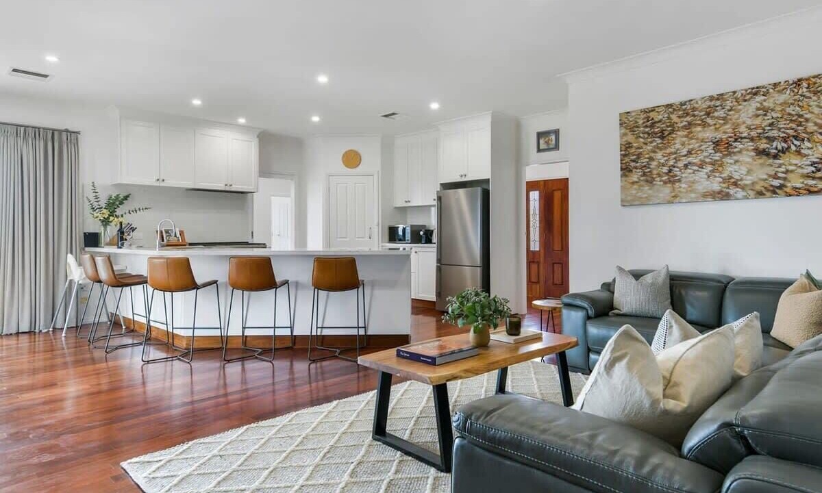 Photo of Livingroom in Orange