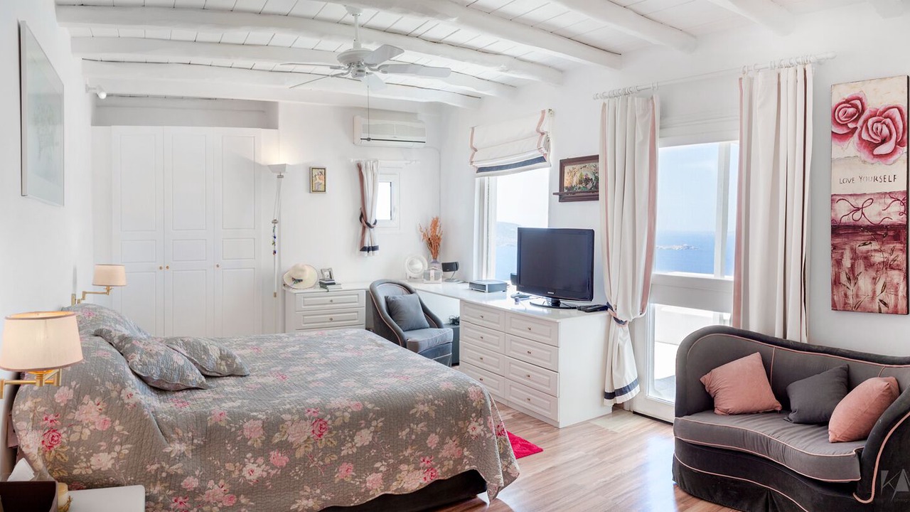 Photo of Bedroom in Tourlos