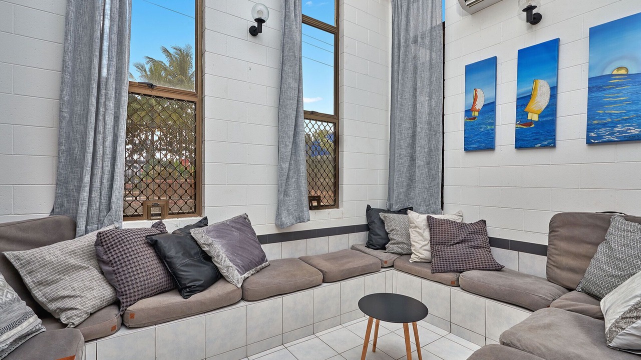 Photo of Livingroom in Holloways Beach