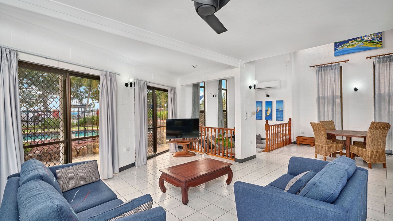 Photo of Livingroom in Holloways Beach