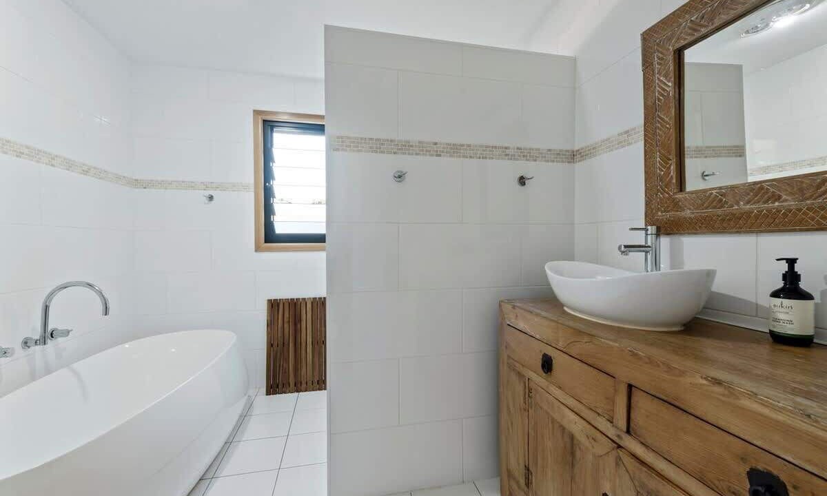 Photo of Bathroom in Narrawallee