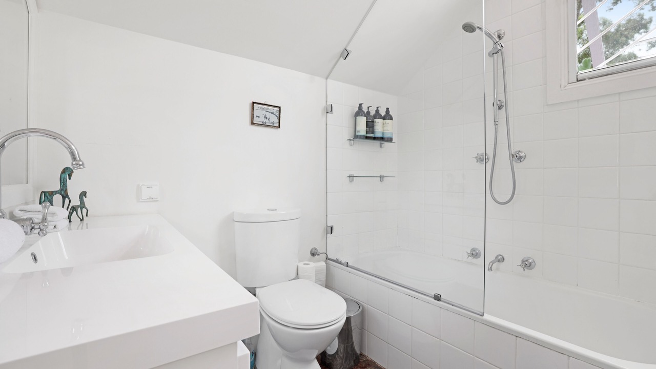 Photo of Bathroom in McMahons Point