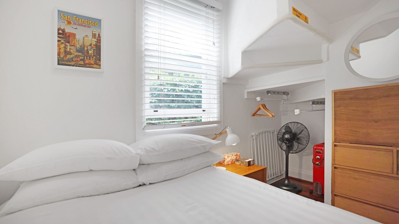 Photo of Bedroom in McMahons Point