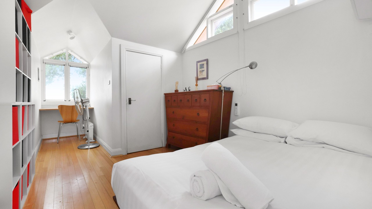 Photo of Bedroom in McMahons Point